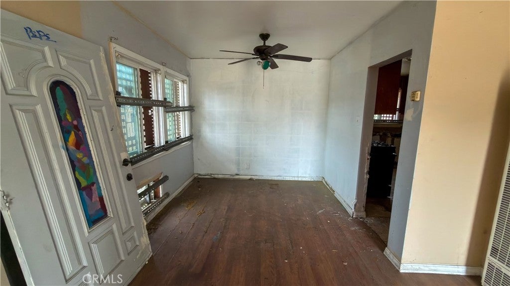11439 Rosecrans