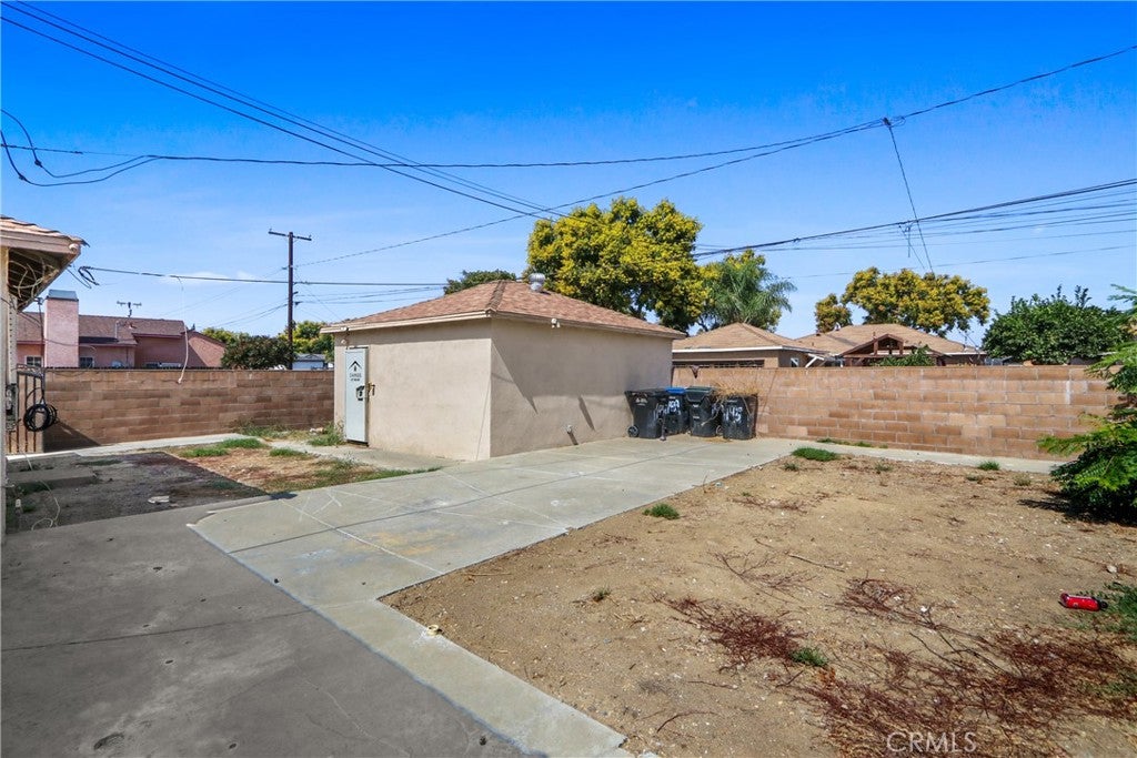 11439 Rosecrans