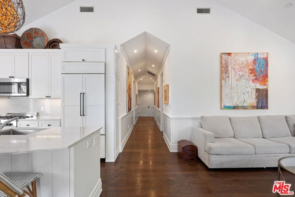 Photo of 954 5th Street, Santa Monica, CA 90403 (MLS # 25610599)