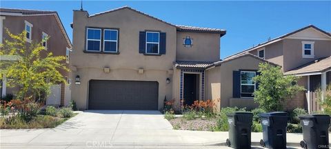 833 Half Moon Avenue Redlands CA 92374