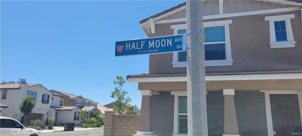 833 Half Moon Avenue