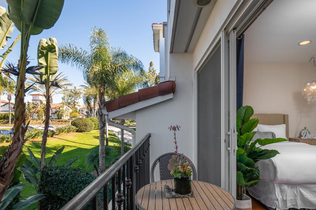 2005 Costa del Mar Road