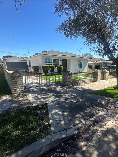 Photo of 3634 Caspian Ave, Long Beach, CA 90810 (MLS # SB26055524)