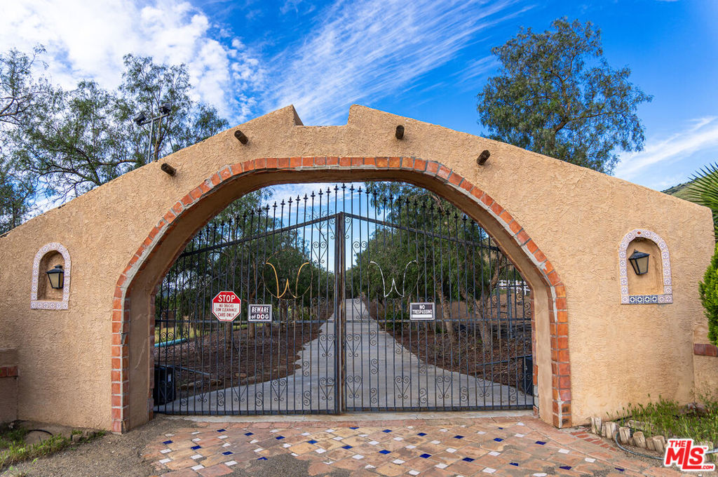 35931 via famero drive
