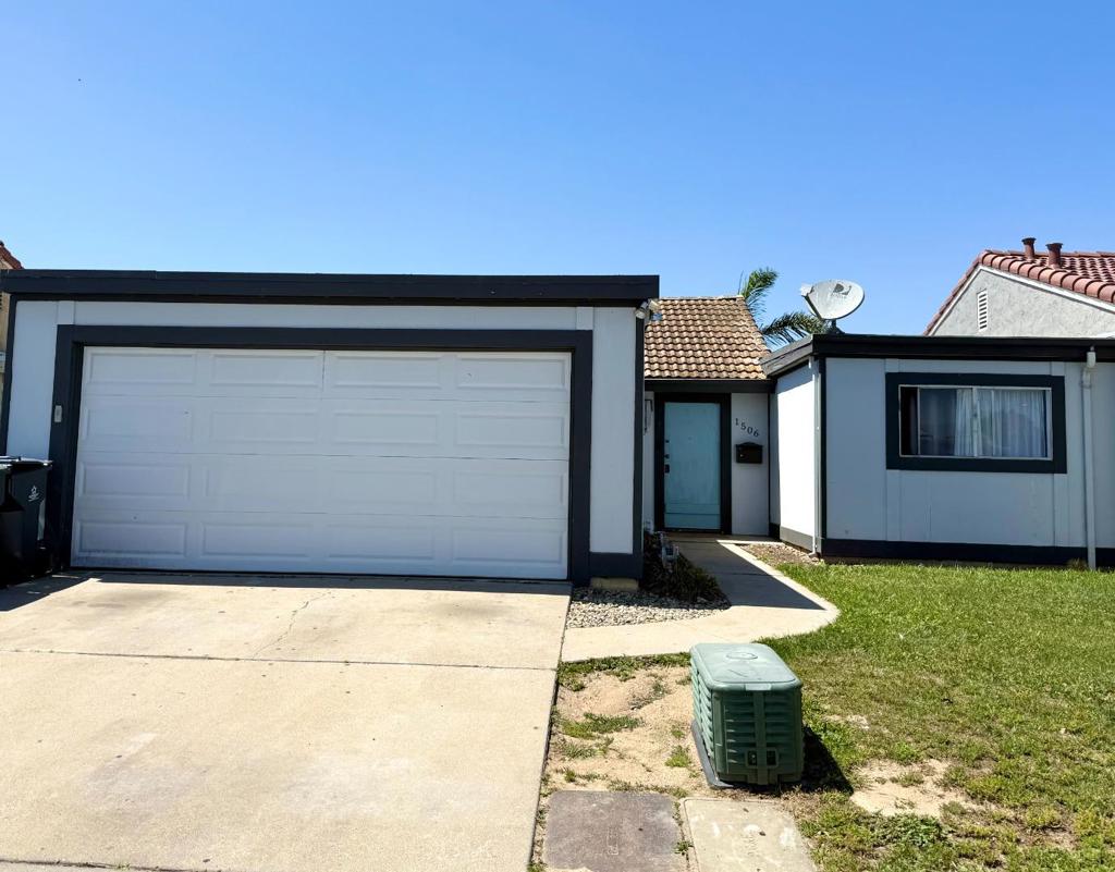 1506 Barcelona Circle