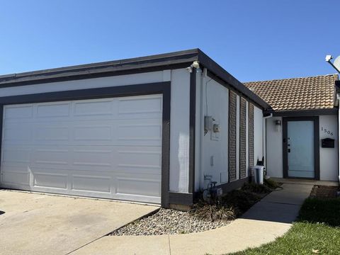Photo of 1506 Barcelona Circle, Salinas, CA 93906 (MLS # ML82043692)