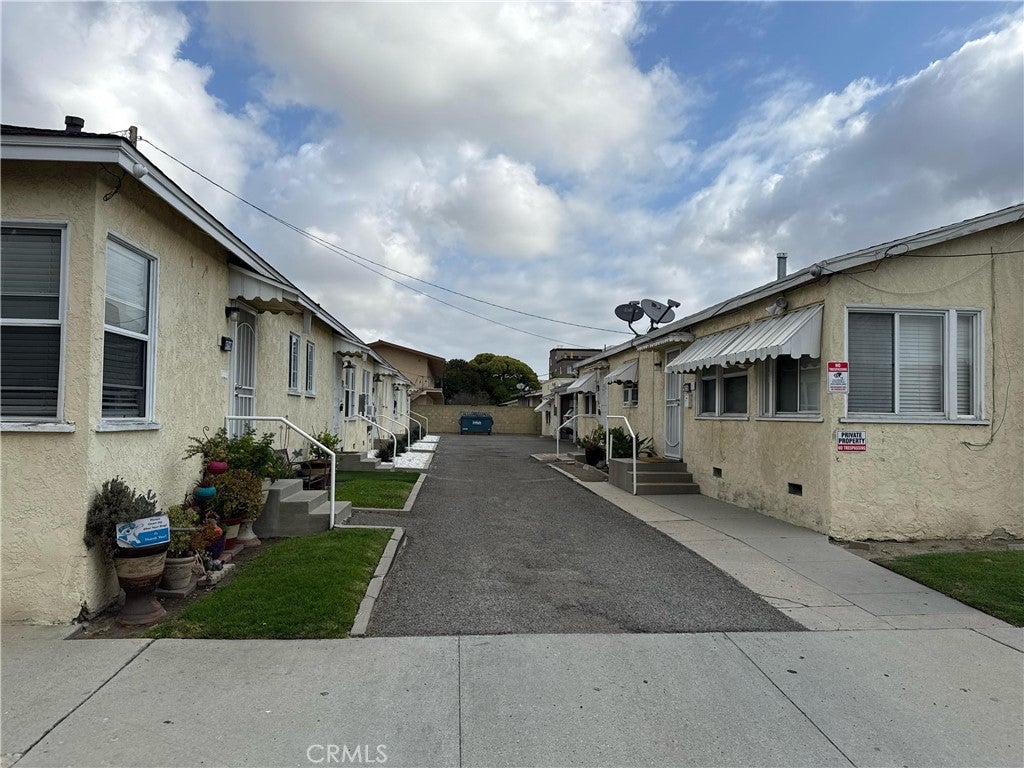 9719 Belmont