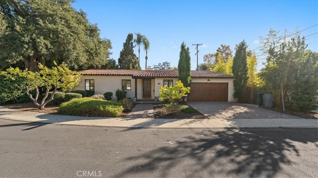 460 University Circle