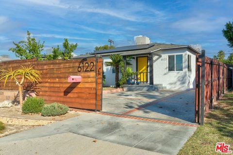 Photo of 6122 Satsuma Avenue, North Hollywood, CA 91606 (MLS # 26782441)