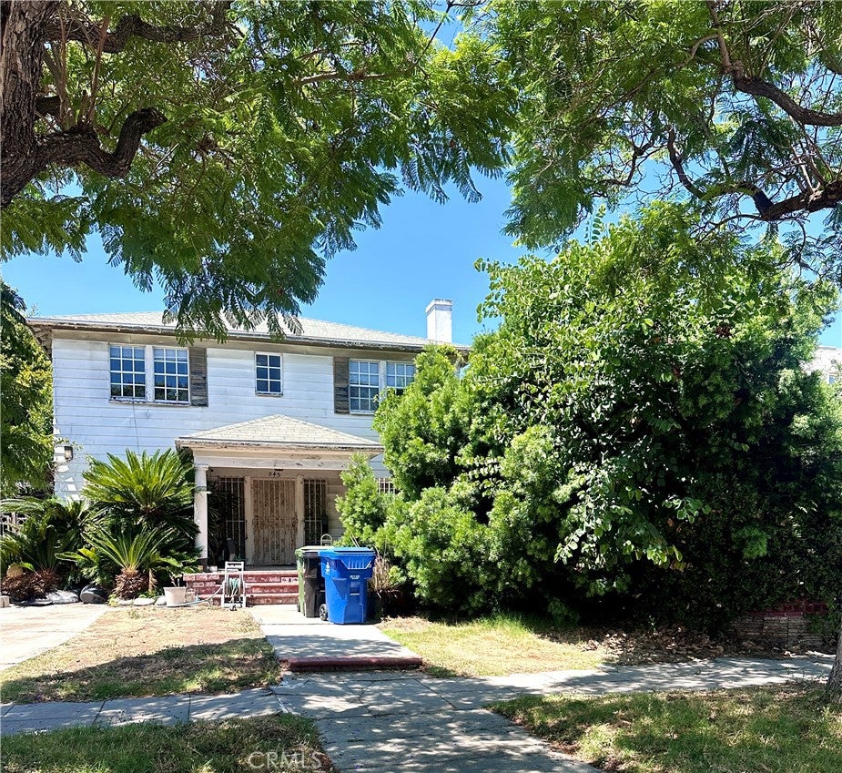 945 5th AVE