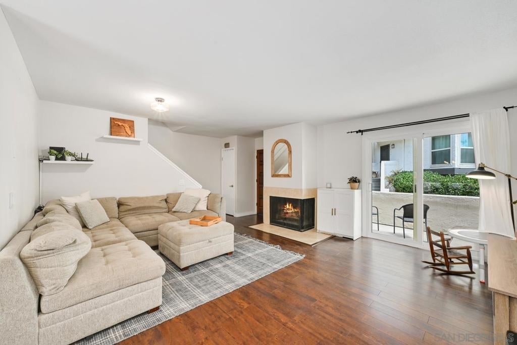 1242 River Glen Row 40