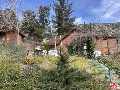Photo of 729 N Avalon Trail, Frazier Park, CA 93225 (MLS # 26652877)