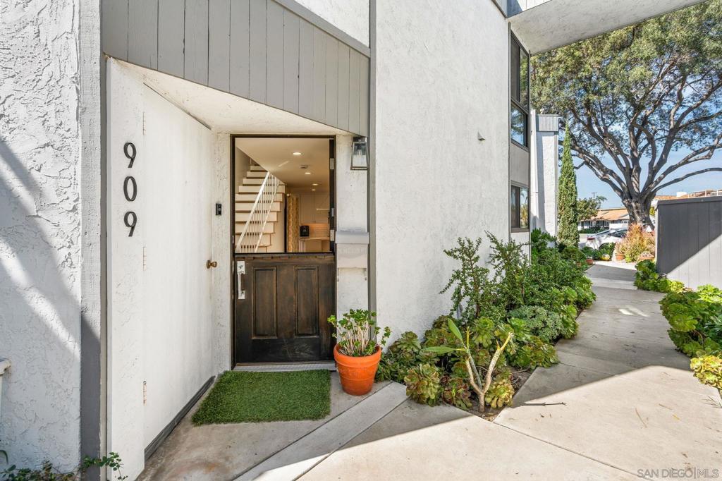 909 Olive Ave AVE, Coronado CA 92118