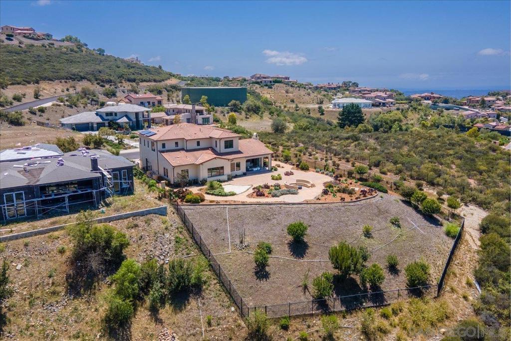 18370 Avenida Apice