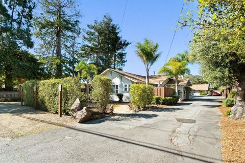 Photo of 420 Capitola Road Rd, Santa Cruz, CA 95062 (MLS # ML82038636)