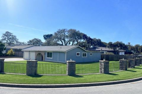 Photo of 9460 S Century Oak Road, Salinas, CA 93907 (MLS # ML82038262)