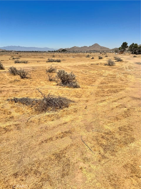 Photo of 0 Nanticoke Road, Apple Valley, CA 92307 (MLS # HD26138527)