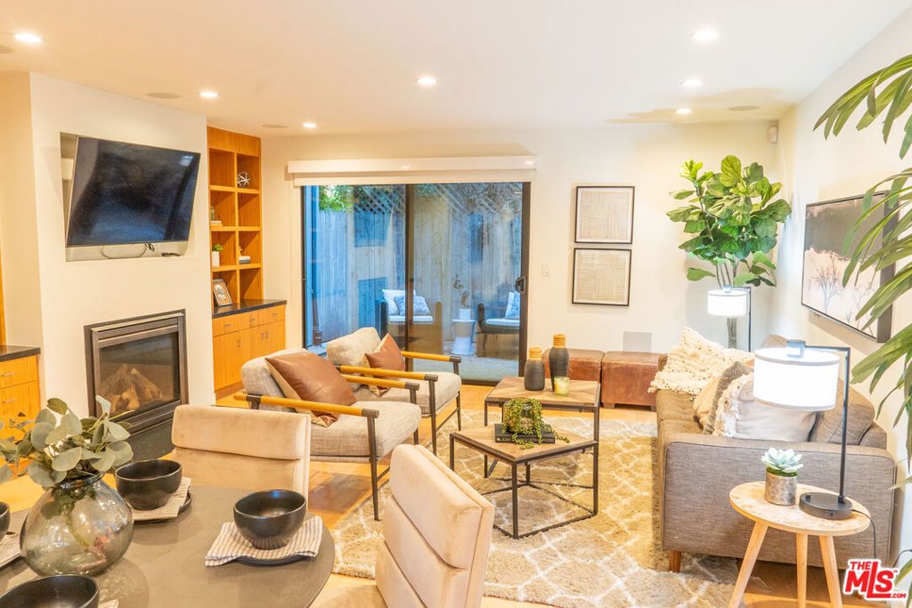 Photo of 880 Hilldale Avenue #10, West Hollywood, CA 90069 (MLS # 25579159)