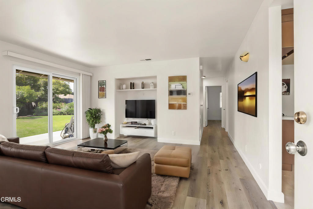 9417 Petit Court