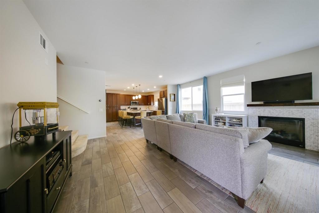 1382 Cathedral Oaks Rd