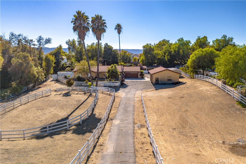 40685 La Colima Road