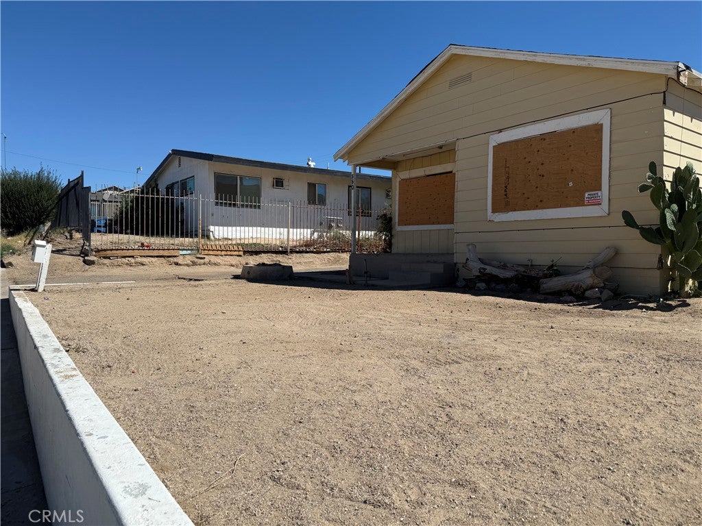 550 W Fredricks Street
