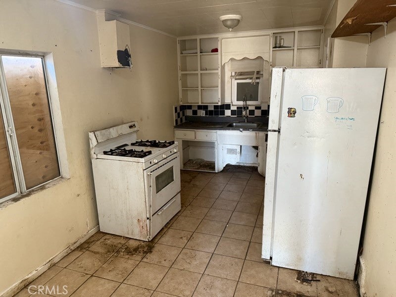 550 W Fredricks Street