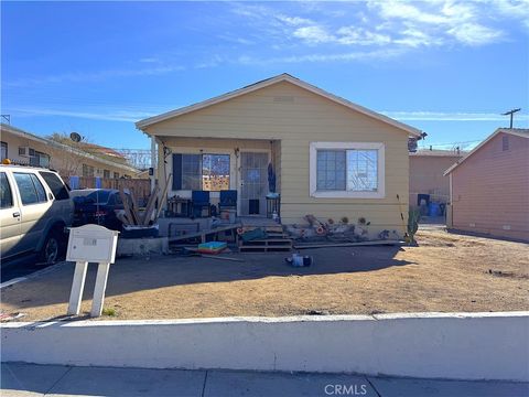 Photo of 550 W Fredricks Street, Barstow, CA 92311 (MLS # HD26010377)