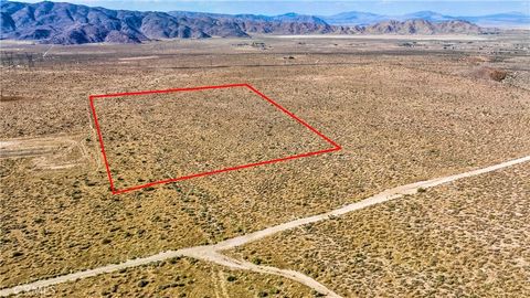 Photo of 0 Santa Rosa, Lucerne Valley, CA 92356 (MLS # HD24003899)