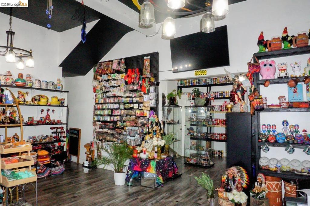 6710 International Blvd