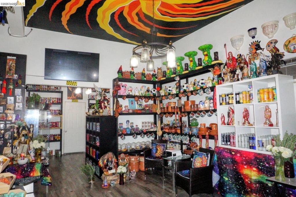 6710 International Blvd