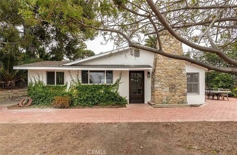 Photo of 3946 Puerco Canyon Rd, Malibu, CA 90265 (MLS # SR26064926)