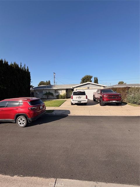 Photo of 2403 W Almond AVE, Orange, CA 92868 (MLS # DW26114162)