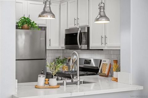 6008 Paseo Salinero Carlsbad CA 92009