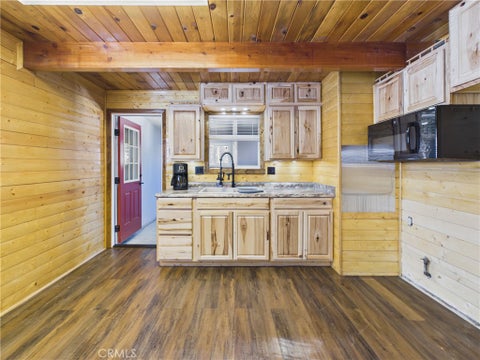 Photo of 727 Elysian Boulevard, Big Bear, CA 92314 (MLS # OC26109644)