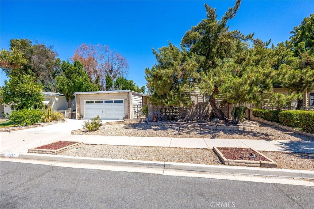 1280 Brentwood