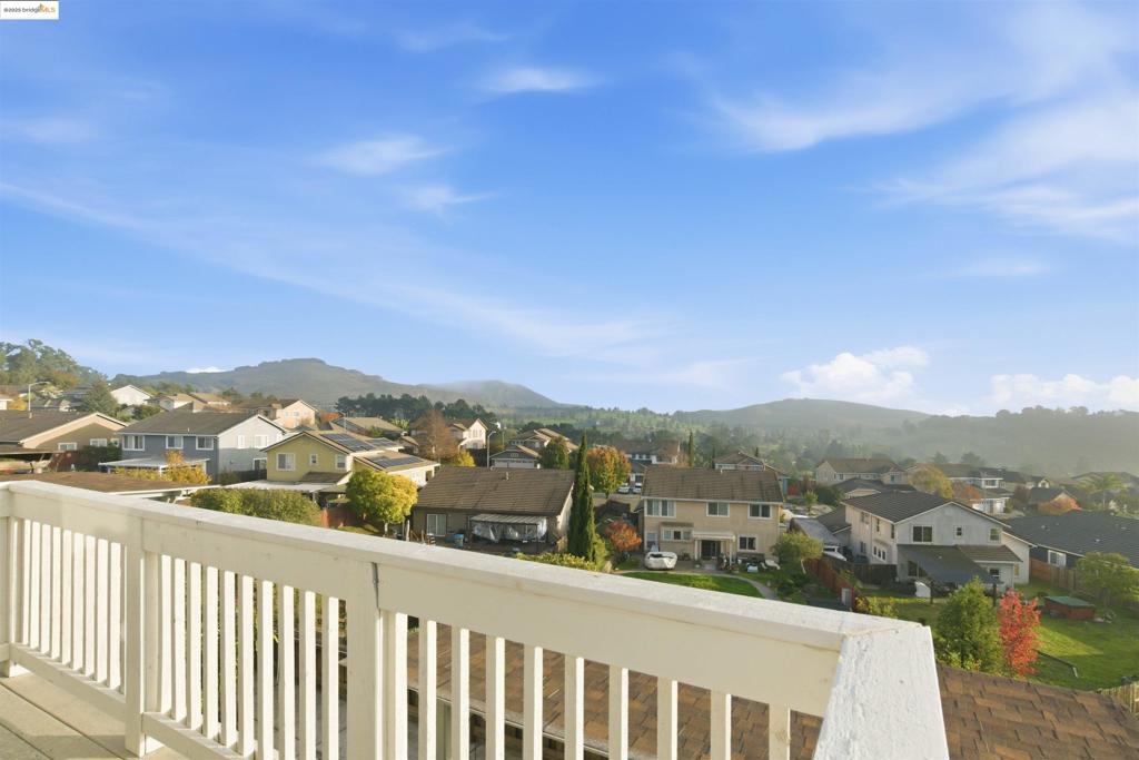 EAGLE RIDGE - Residential