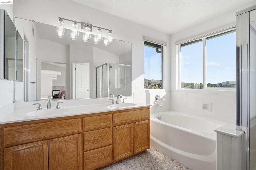 EAGLE RIDGE - Residential