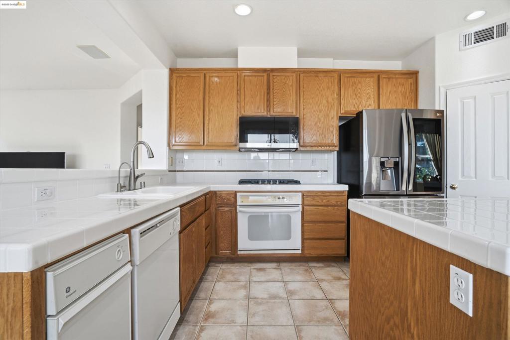 EAGLE RIDGE - Residential