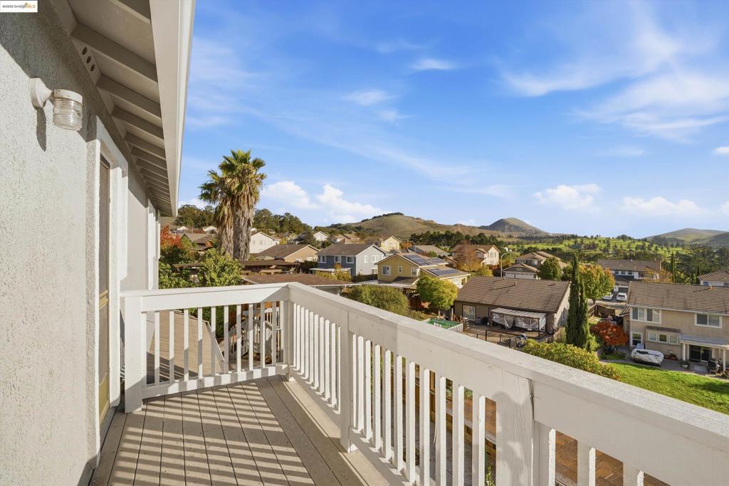 EAGLE RIDGE - Residential