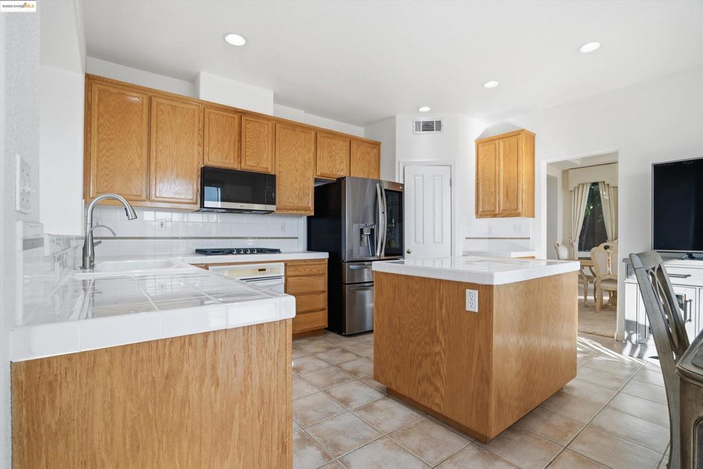 EAGLE RIDGE - Residential