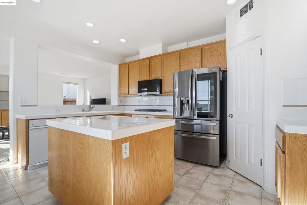 EAGLE RIDGE - Residential