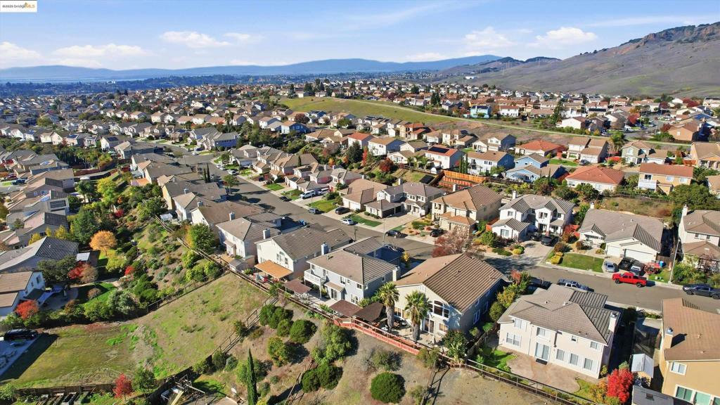 EAGLE RIDGE - Residential