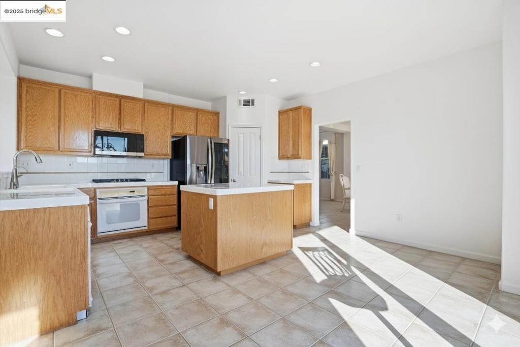 EAGLE RIDGE - Residential