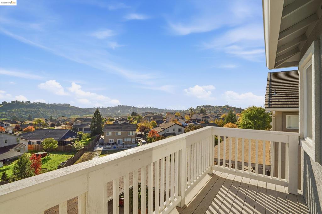 EAGLE RIDGE - Residential