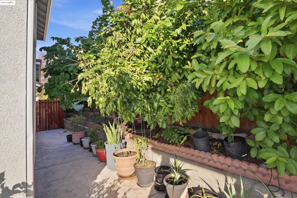 EAGLE RIDGE - Residential