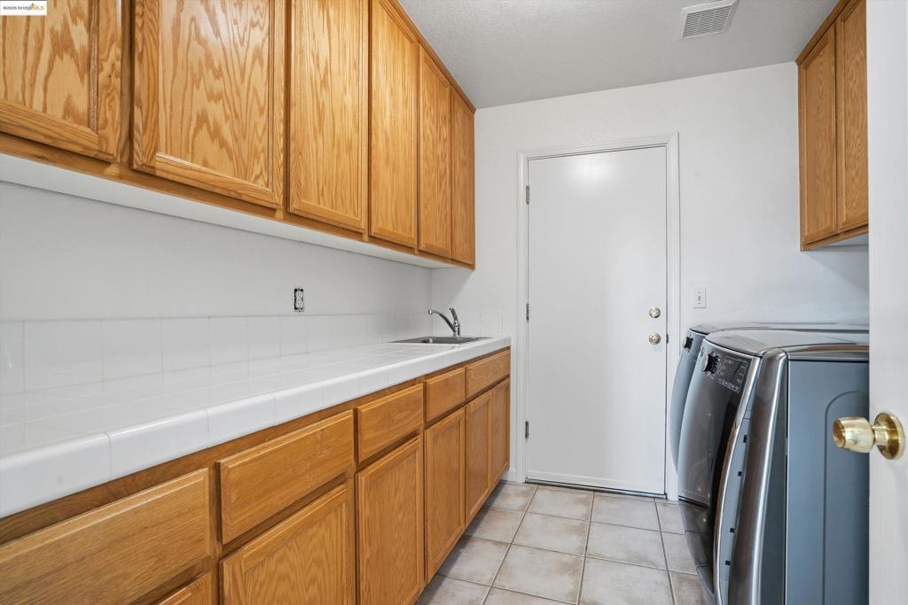 EAGLE RIDGE - Residential