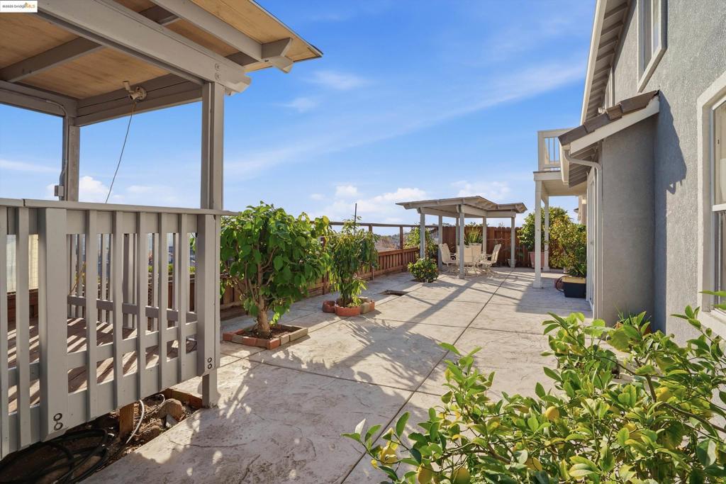 EAGLE RIDGE - Residential