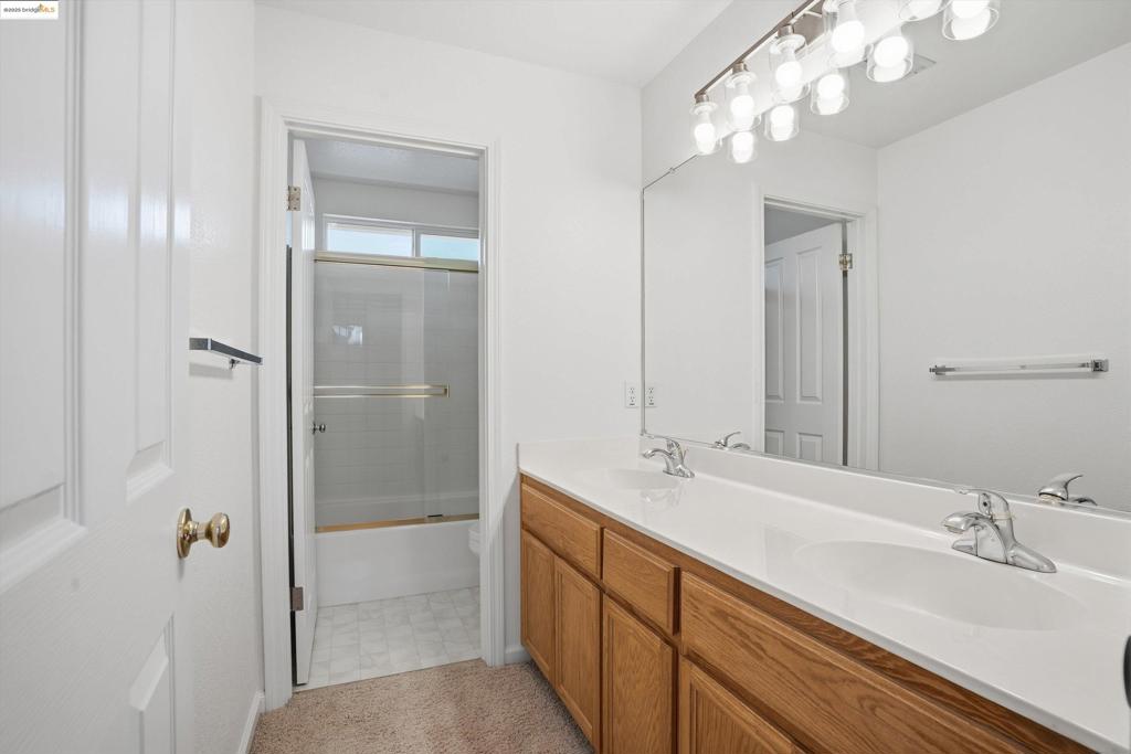 EAGLE RIDGE - Residential