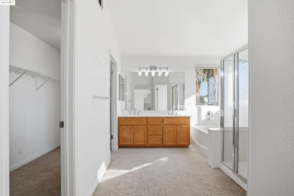 EAGLE RIDGE - Residential